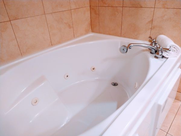 Cost of Acrylic Tub Installation in Cave Creek